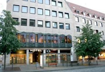 Tiptop Hotel Am Schoenen Brunnen Nuremberg Bagian luar foto